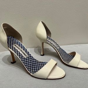 Manolo Blahnik Patent Leather Heel - Catalina Oval in White
